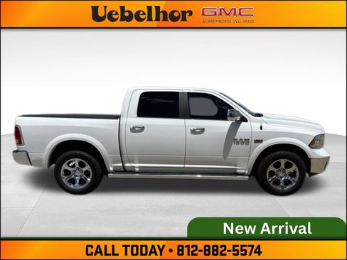 Used 2017 RAM 1500 Laramie w/ Convenience Group AWD/4WD image 3