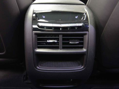 Used 2019 Cadillac XT5 Platinum image 10