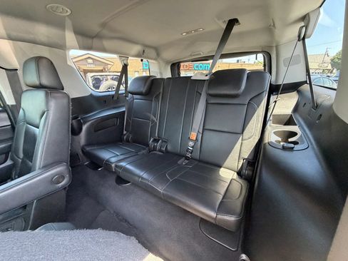 Used 2020 Chevrolet Suburban LT AWD/4WD image 13
