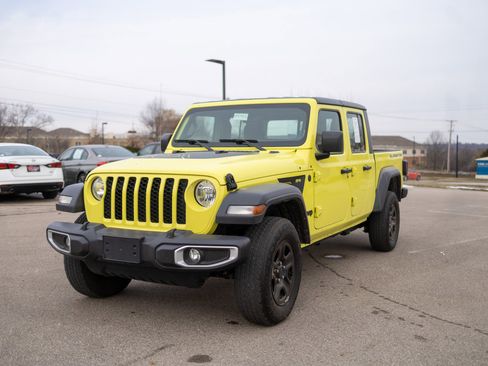 Used 2023 Jeep Gladiator Sport image 16