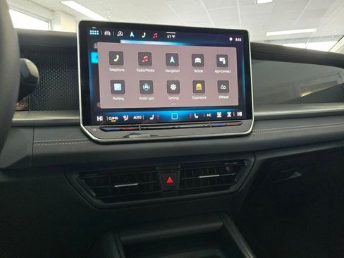 New 2025 Volkswagen Tiguan SE image 26