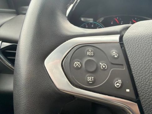 Used 2023 Chevrolet Traverse LT w/ LT Premium Package FWD image 17
