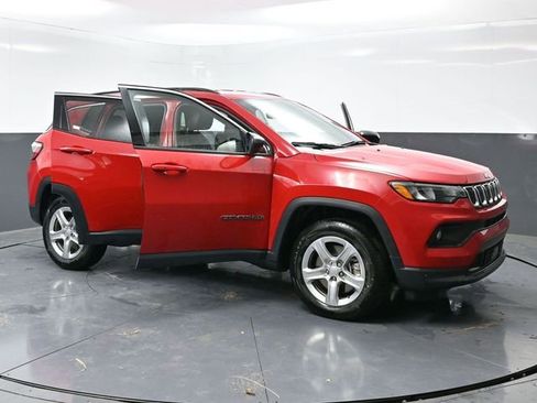 Used 2024 Jeep Compass Latitude image 56