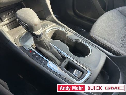 Used 2024 Chevrolet Equinox LT FWD image 29