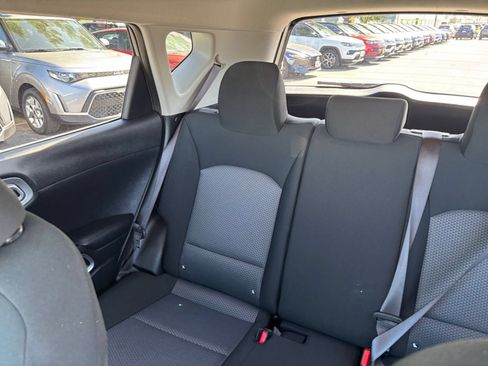 Used 2025 Kia Soul LX w/ LX Technology Package FWD image 39