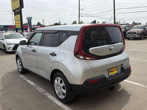 Used 2021 Kia Soul LX FWD image 7