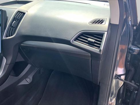 Certified 2022 Ford Edge SE w/ Black Appearance Package AWD/4WD image 19