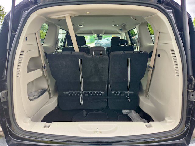 Used 2024 Chrysler Voyager LX FWD image 6