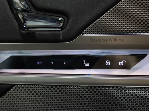 Used 2025 BMW i7 xDrive60 image 55