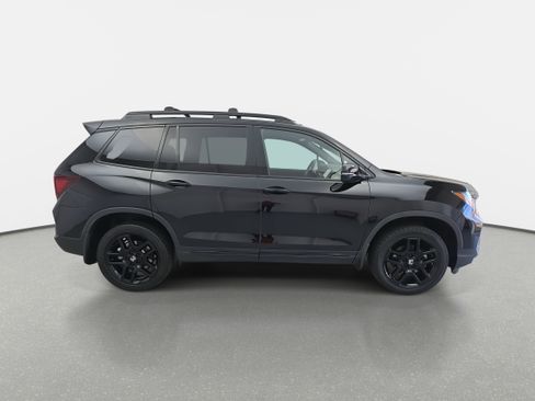 Certified 2024 Honda Passport Black Edition image 4