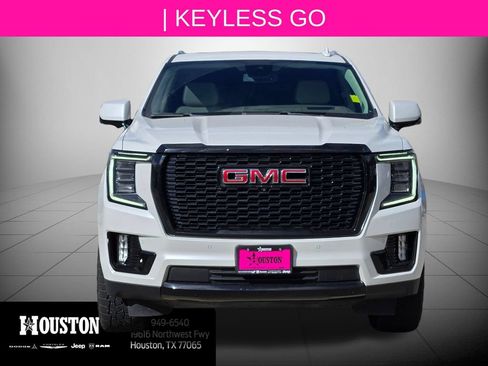 Used 2023 GMC Yukon XL Denali AWD/4WD image 10