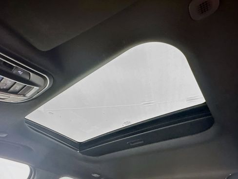 New 2025 Jeep Grand Cherokee Altitude image 14