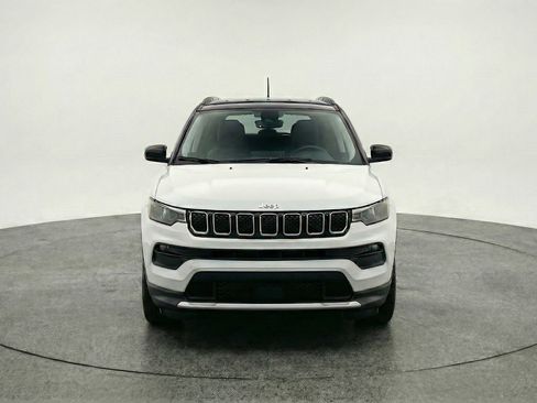 Used 2025 Jeep Compass Limited image 2
