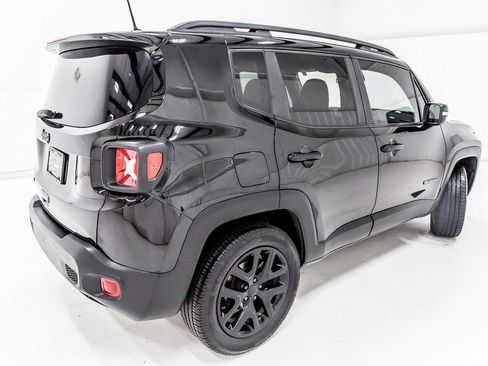 Used 2022 Jeep Renegade Altitude AWD/4WD image 7