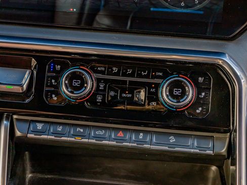 Used 2025 GMC Sierra 2500 Denali Ultimate image 26