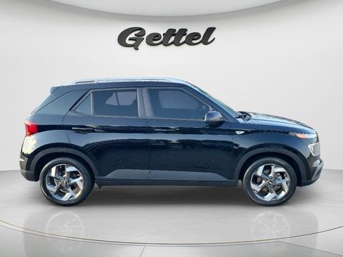 Used 2022 Hyundai Venue SEL FWD image 4