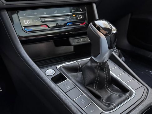 New 2025 Volkswagen Jetta SE image 31