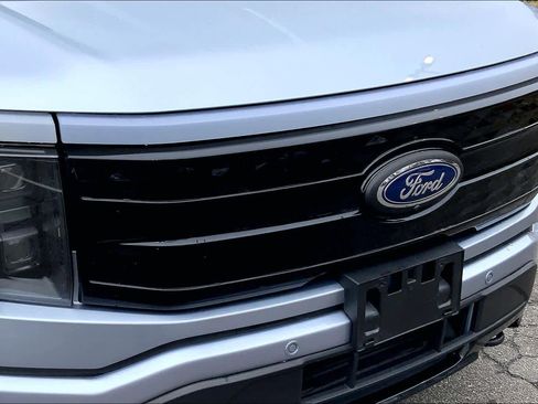 Used 2022 Ford F150 Lightning Platinum image 29