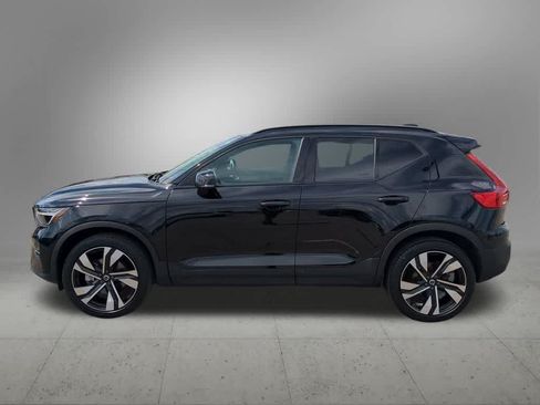 Used 2023 Volvo XC40 B5 Plus w/ Protection Package Premier AWD/4WD image 3