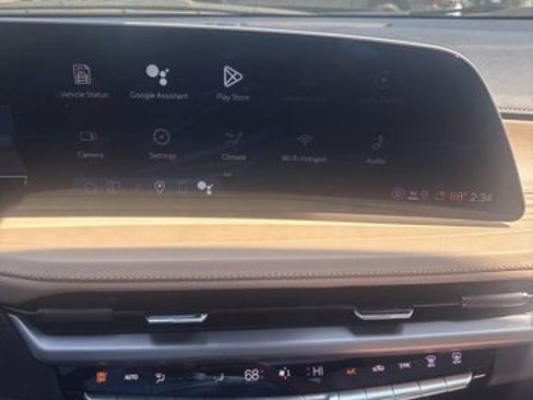 Certified 2025 Cadillac XT4 Premium Luxury FWD image 22