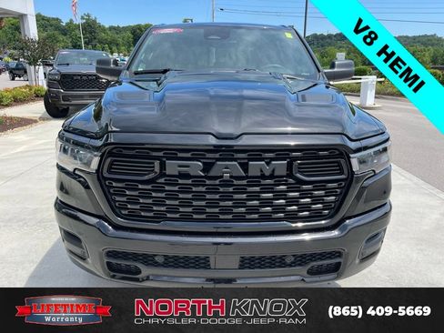 New 2026 RAM 1500 Express AWD/4WD image 30
