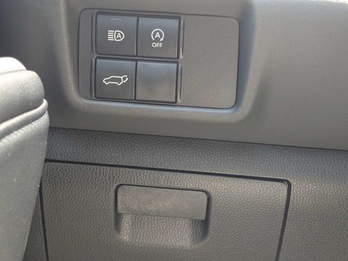 Used 2024 Toyota Highlander XLE AWD/4WD image 27
