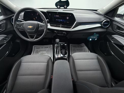 Used 2024 Chevrolet Trax LT FWD image 29