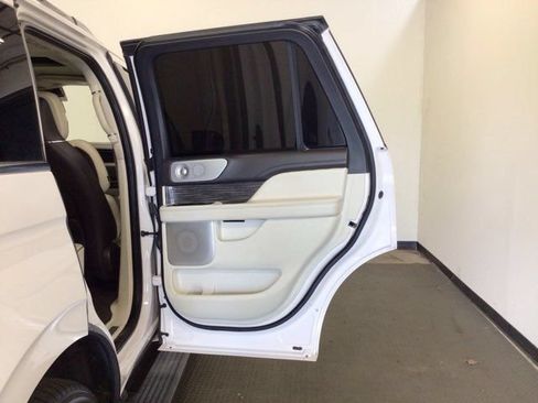 Used 2019 Lincoln Navigator Black Label w/ Cargo Package AWD/4WD image 15