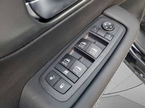 New 2026 Chrysler Voyager LX image 16