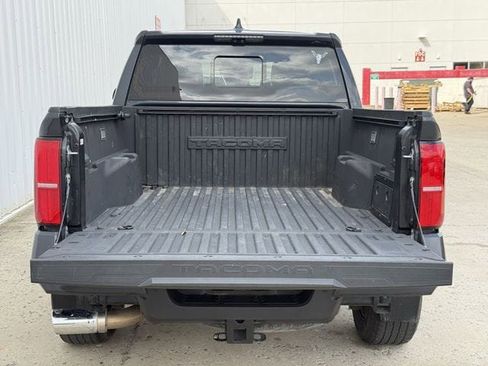 Used 2024 Toyota Tacoma Limited w/ Limited Package (LT) image 35