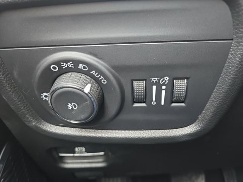 Used 2025 Jeep Grand Cherokee Summit image 44