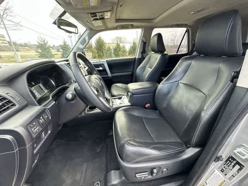 Used 2019 Toyota 4Runner Limited AWD/4WD image 18
