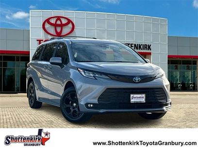 Used 2025 Toyota Sienna XLE Woodland Edition