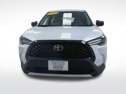 Used 2024 Toyota Corolla Cross L image 3