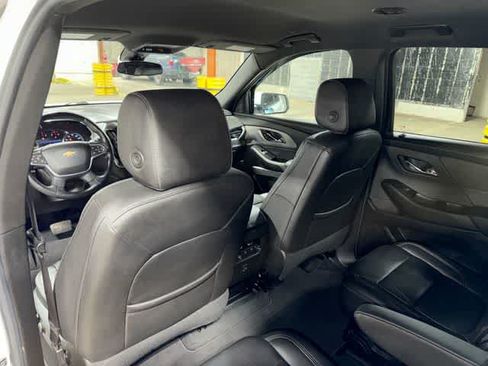 Used 2023 Chevrolet Traverse LT FWD image 28