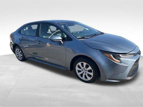Used 2023 Toyota Corolla LE image 12