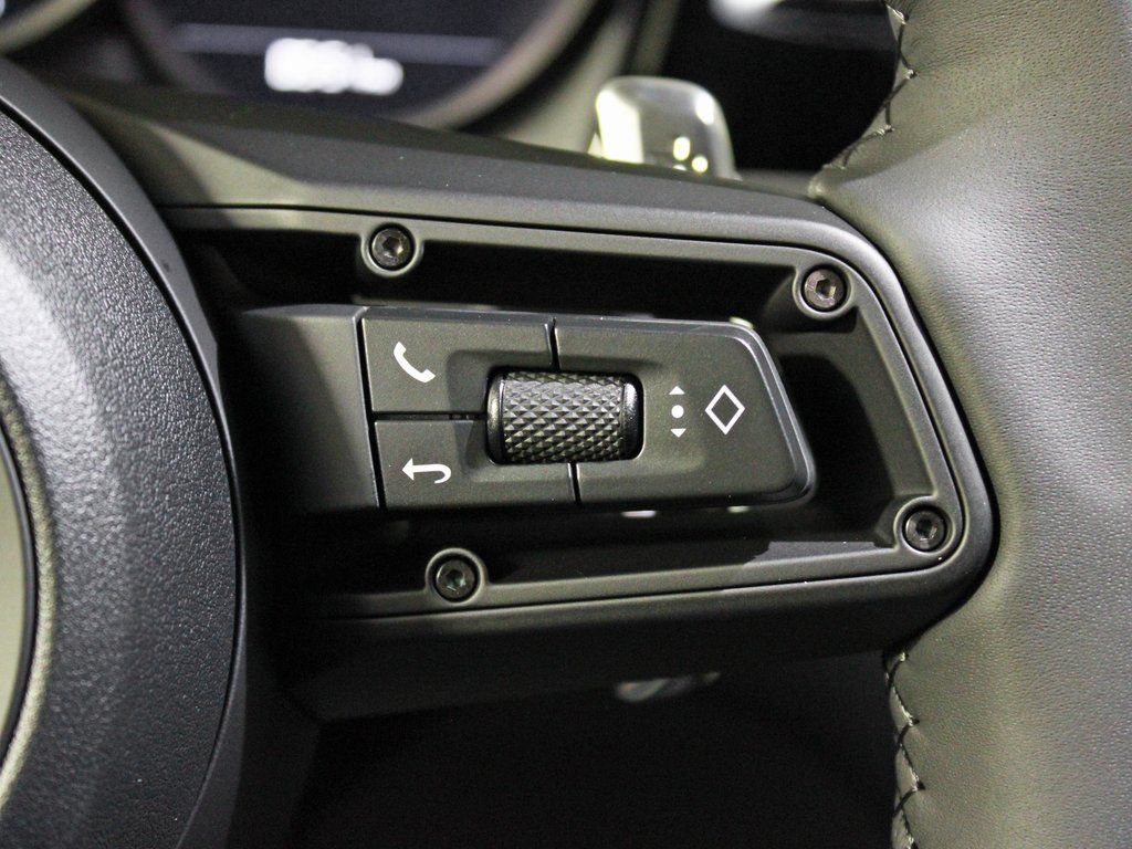 Certified 2026 Porsche Macan AWD/4WD image 24