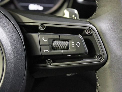 Certified 2026 Porsche Macan AWD/4WD image 24