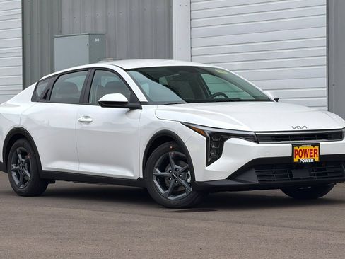 New 2026 Kia K4 FWD image 2