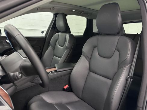 Used 2024 Volvo XC60 B5 Plus w/ Protection Package Premier AWD/4WD image 13