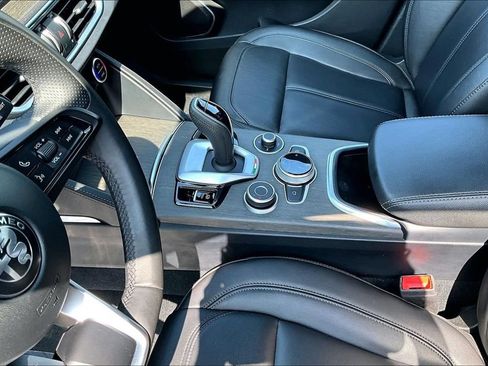 Used 2022 Alfa Romeo Stelvio Ti AWD/4WD image 18