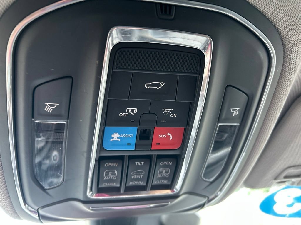 Used 2023 Jeep Grand Cherokee L Limited AWD/4WD image 28