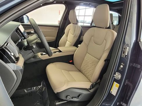 New 2026 Volvo XC90 B6 Plus w/ Protection Package Premier AWD/4WD image 7