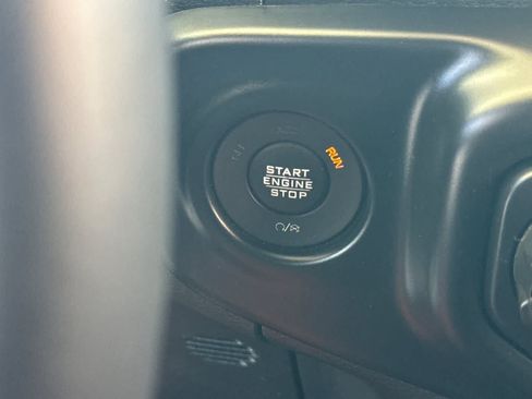 Used 2019 Jeep Wrangler Unlimited Sahara AWD/4WD image 28