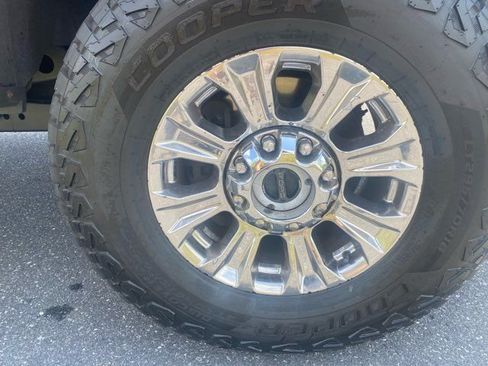 Used 2019 Ford F350 XLT w/ XLT Premium Package AWD/4WD image 29
