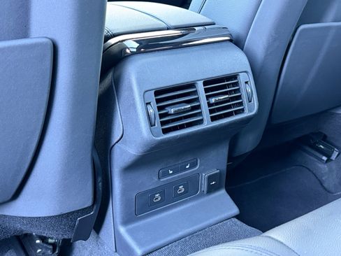 Used 2024 Land Rover Range Rover Velar Dynamic SE AWD/4WD image 18