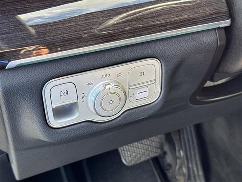 Used 2021 Mercedes-Benz GLS 450 4MATIC image 30