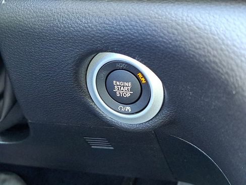 New 2026 Chrysler Pacifica Limited image 24