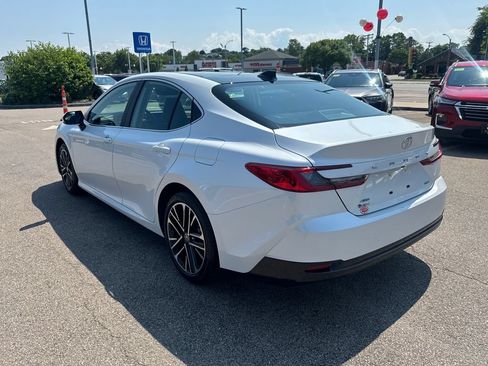 Used 2026 Toyota Camry XLE w/ Premium Package AWD/4WD image 5