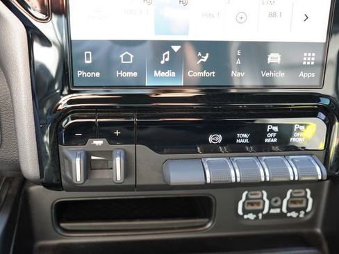 Certified 2024 RAM 2500 Laramie w/ Night Edition image 29